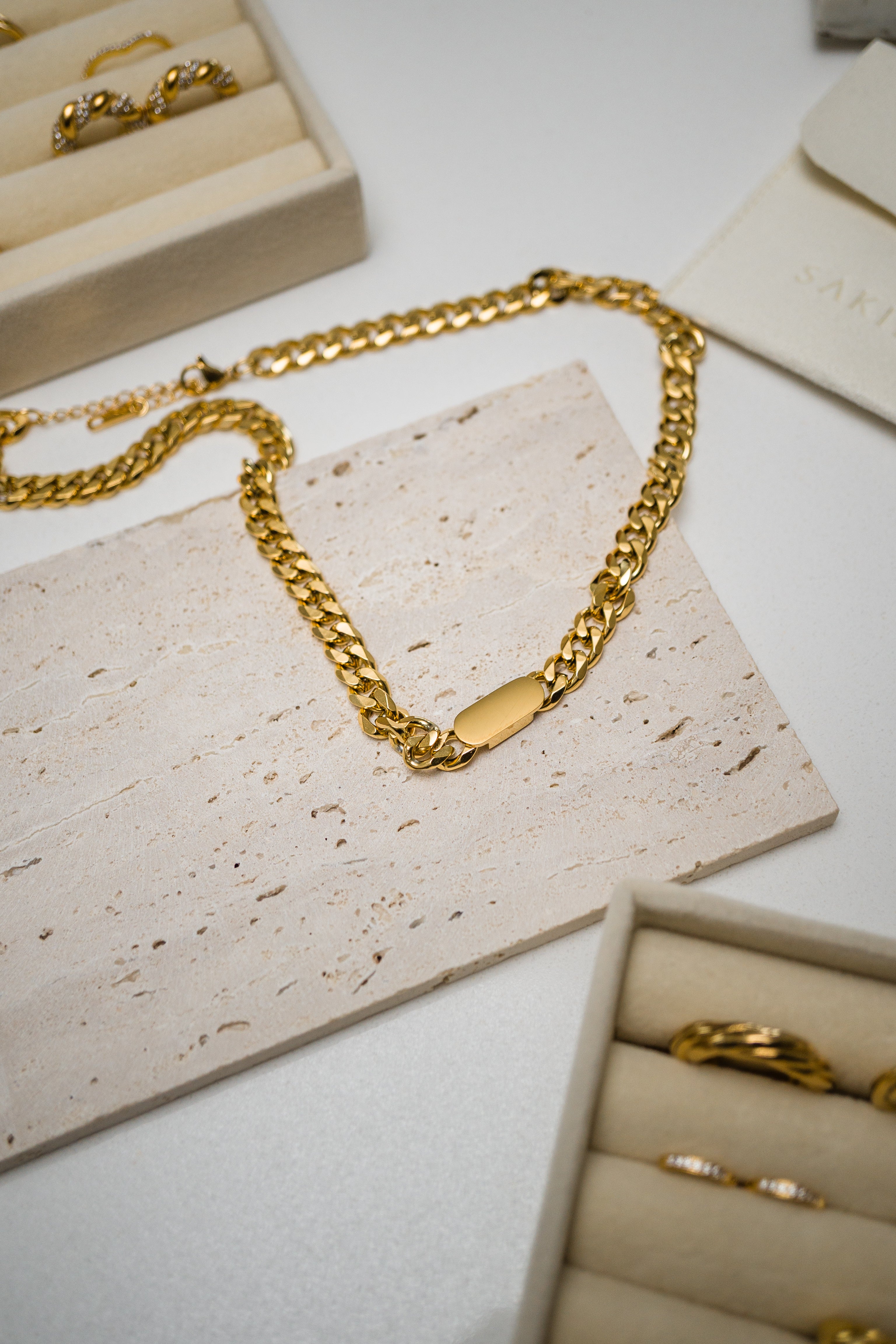 Collier Hajar